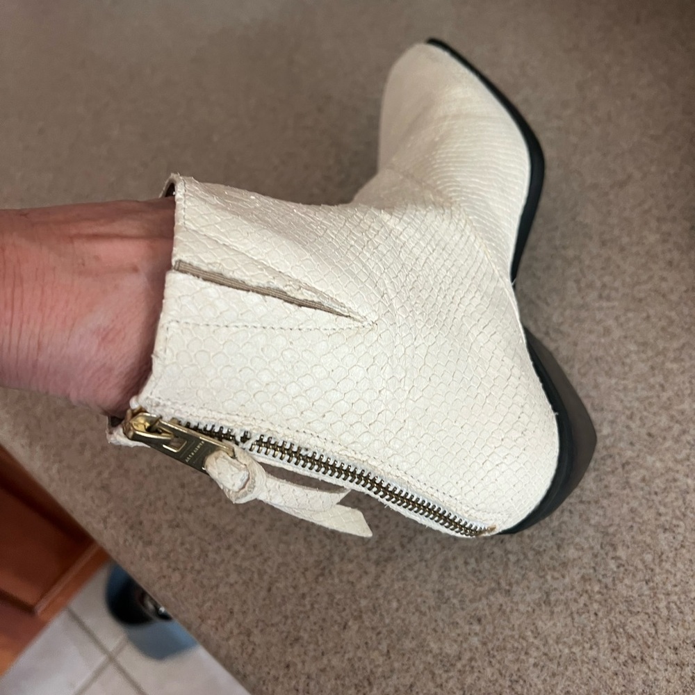 Like New - AllSaints Lenora white snake skin leather Boots sz EU 39 like new - Picture 7 of 9